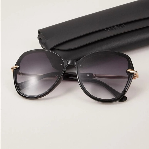 Sunglasses with Case - Picture 2 of 3